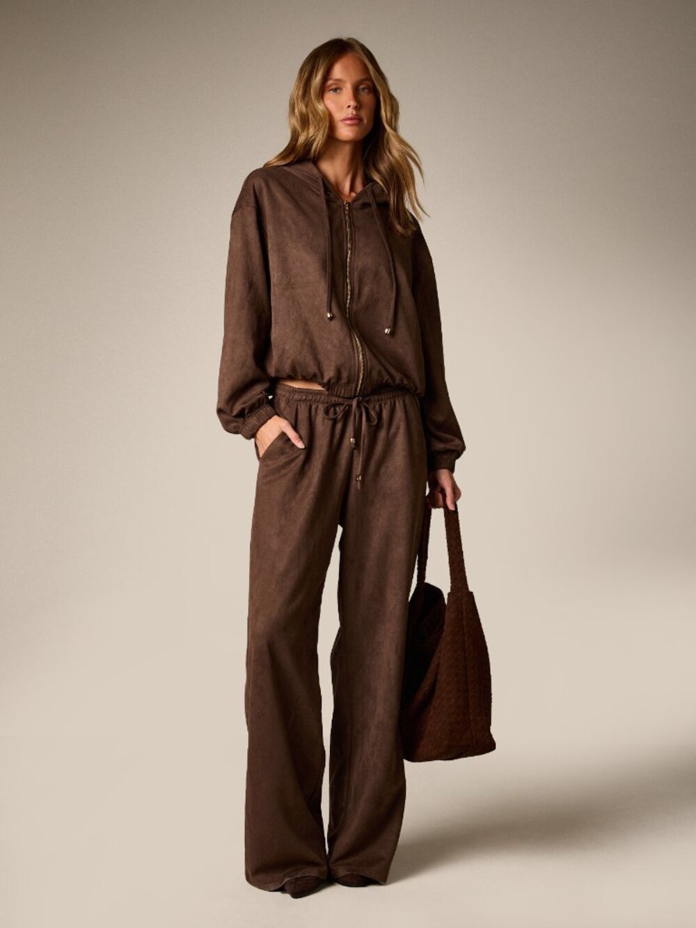 Coffee Brown Casual Women's Cropped Zip-Up Hoodie - Picture 3 of 6
